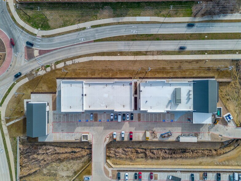 More Photos Of 9555 Harmon Rd, Fort Worth General Retail For Sale