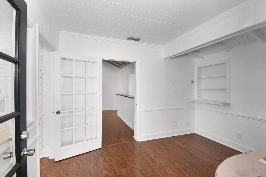 More Photos Of 300 SE Detroit Ave, Stuart Office For Lease