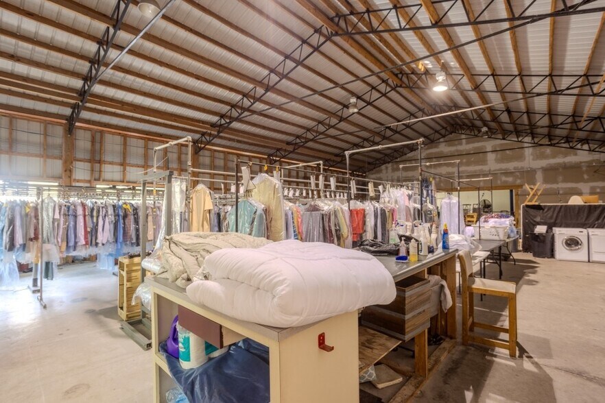 More Photos Of 244 N College St, Statesboro Flex For Sale