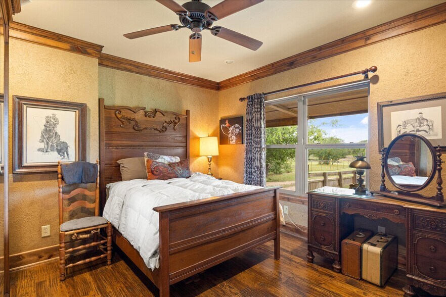 More Photos Of 1904 Floyd Rd, Weatherford Specialty For Sale