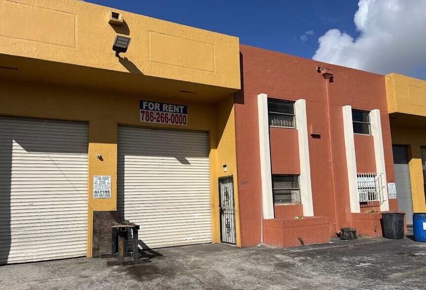 More Photos Of 1685 W 40th St, Hialeah Warehouse For Lease