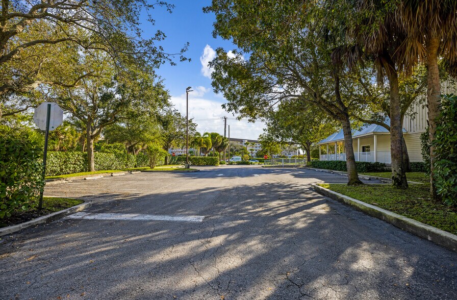 More Photos Of 401 N Federal Hwy, Deerfield Beach Restaurant For Lease