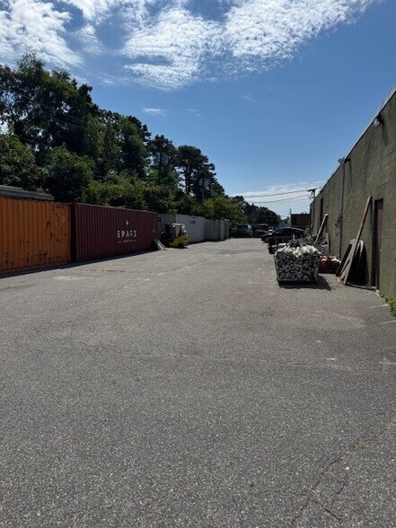 More Photos Of 7 Industrial Blvd, Medford Warehouse For Sale