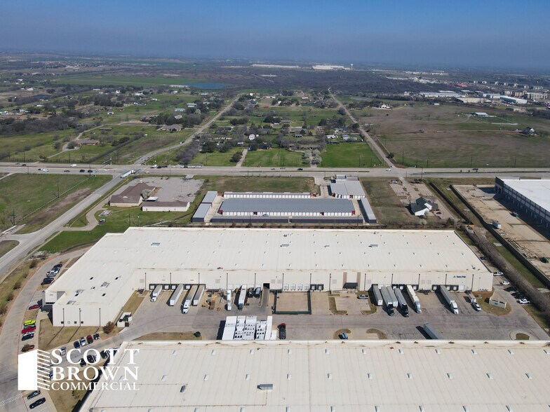 More Photos Of 1550 N Western Blvd, Denton Warehouse For Lease