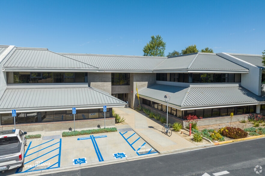 More Photos Of 31416 Agoura Rd, Westlake Village Office For Lease