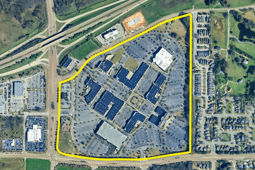 More Photos Of 4674 Merchants Park Cir, Collierville Unknown For Lease