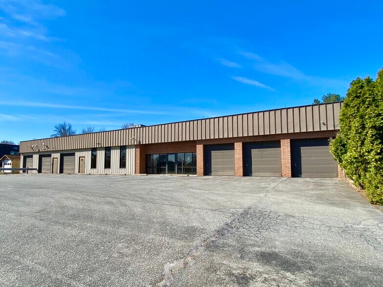 More Photos Of 3040 Industry Dr, Lancaster Flex For Sale