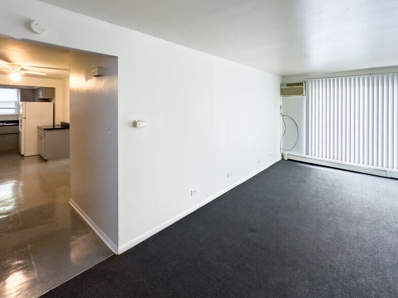 More Photos Of 1025-1049 W Vermont Ave, Calumet Park Apartments For Sale