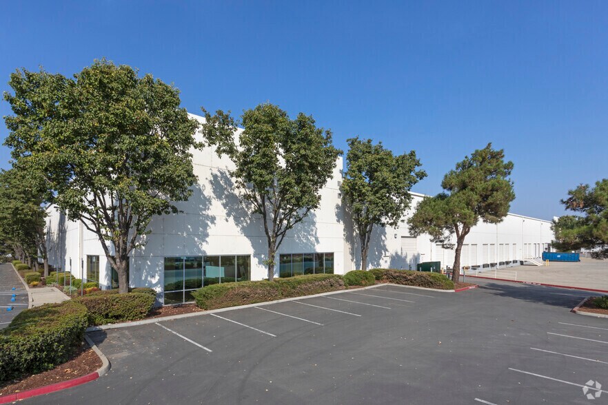 Primary Photo Of 601 Tesla Dr, Lathrop Warehouse For Lease