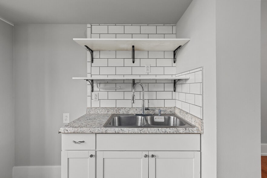 More Photos Of 514 Wapping St, Frankfort Apartments For Sale