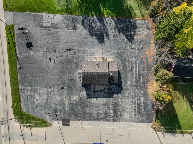 More Photos Of 4418 Douglas Ave, Racine Auto Dealership For Sale