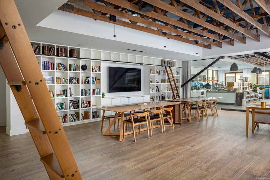 More Photos Of 8950 Villa La Jolla Dr, La Jolla Unknown For Lease