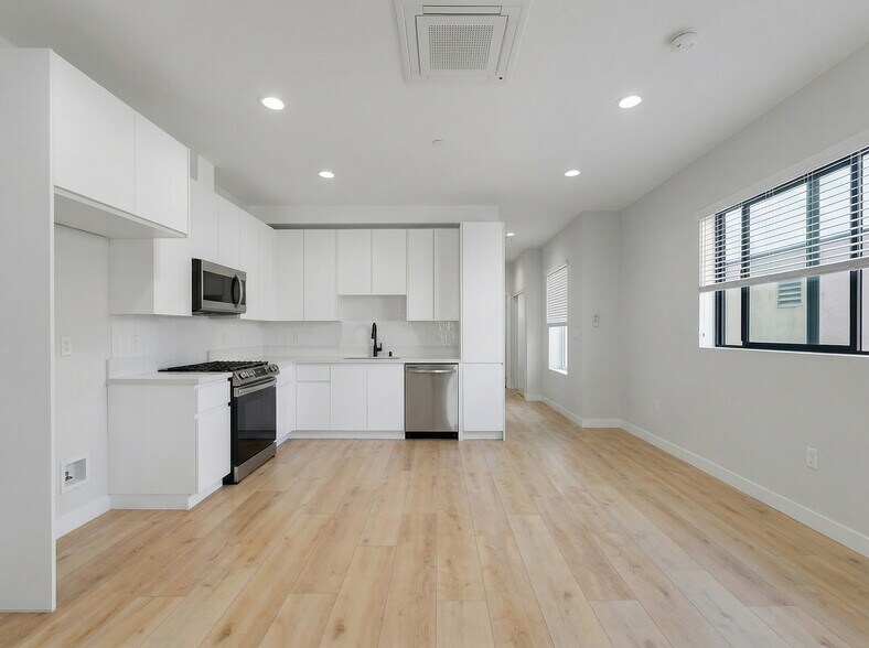 More Photos Of 5075 Pickford St, Los Angeles Apartments For Sale