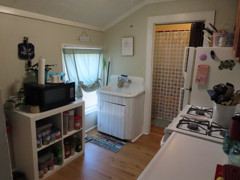 More Photos Of 130 E Spruce St, Titusville Apartments For Sale