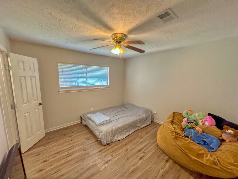 More Photos Of 13767 FM 2432 Rd, Willis Land For Sale