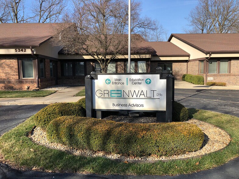 More Photos Of 5342 W Vermont St, Indianapolis Office For Sale