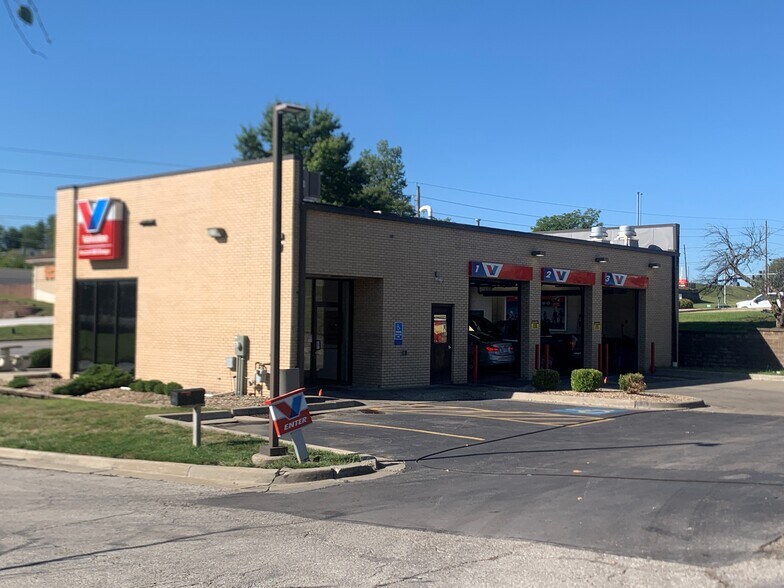 More Photos Of 14450 E Us Highway 40, Kansas City Auto Repair For Sale