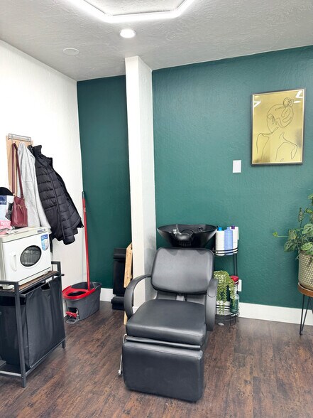 More Photos Of 105 Mount Rose St, Reno General Retail For Sale