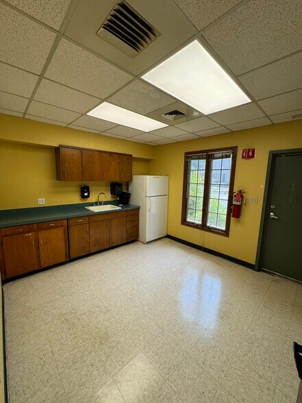 More Photos Of 407 N Salem Ave, Sumter Medical For Lease