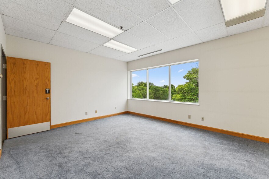 More Photos Of 4388 Shoreline Dr, Spring Park Storefront Retail Office For Sale