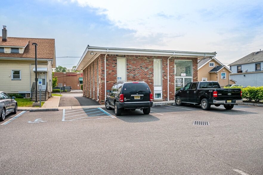 More Photos Of 451 S Washington Ave, Piscataway Medical For Lease