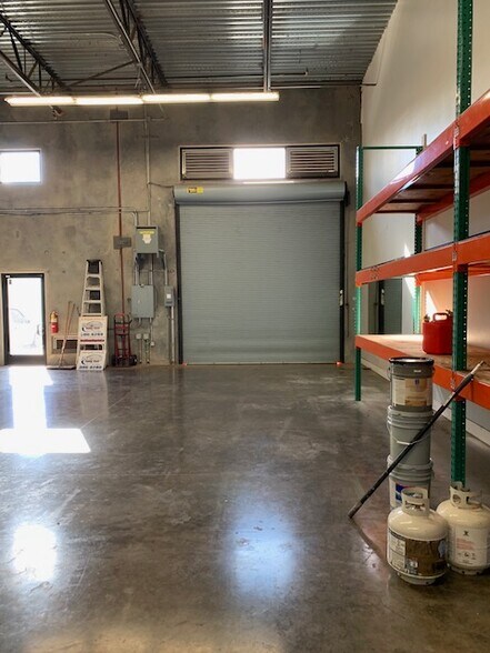 More Photos Of 94-1388 Moaniani St, Waipahu Warehouse For Lease
