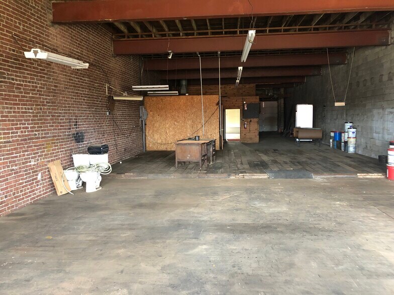 More Photos Of 6 1st Ave NW, Hickory General Retail For Lease