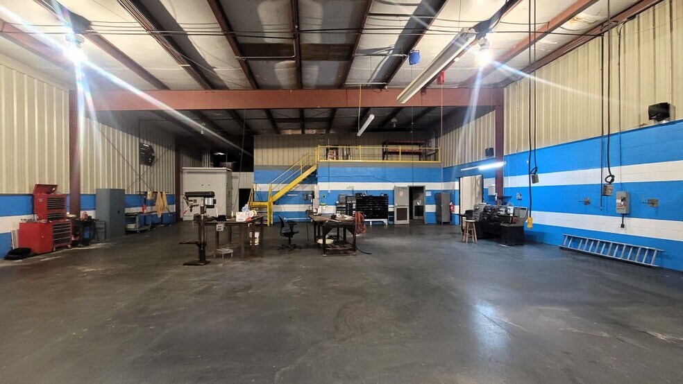 More Photos Of 133 Clovervale Dr, Easley Warehouse For Lease