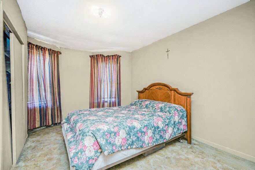 More Photos Of 2579 Cropsey Ave, Brooklyn Storefront Retail Residential For Sale