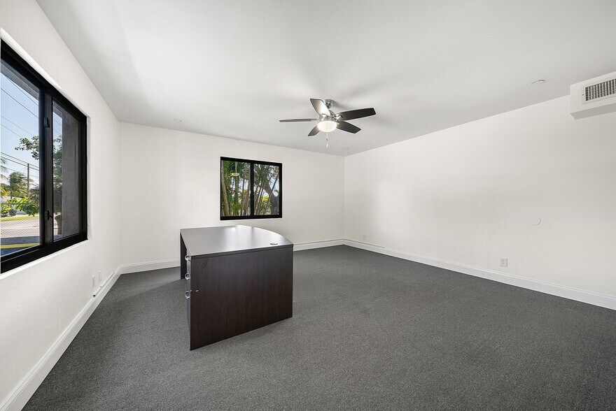 More Photos Of 112 SE 10th St, Delray Beach Office Residential For Sale