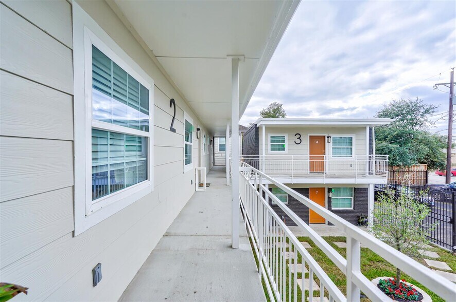 More Photos Of 1824 Thonig Rd, Houston Apartments For Sale