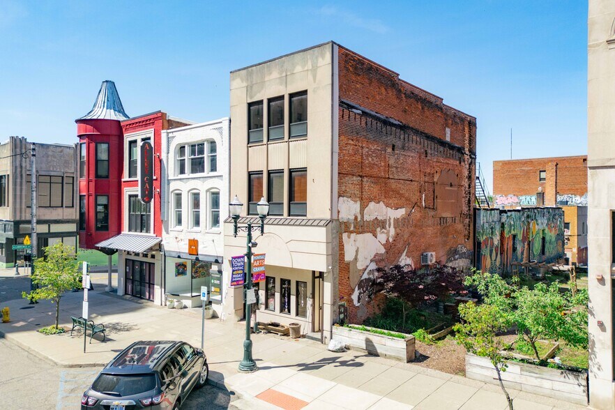 More Photos Of 35 N Saginaw St, Pontiac Storefront Retail Residential For Sale
