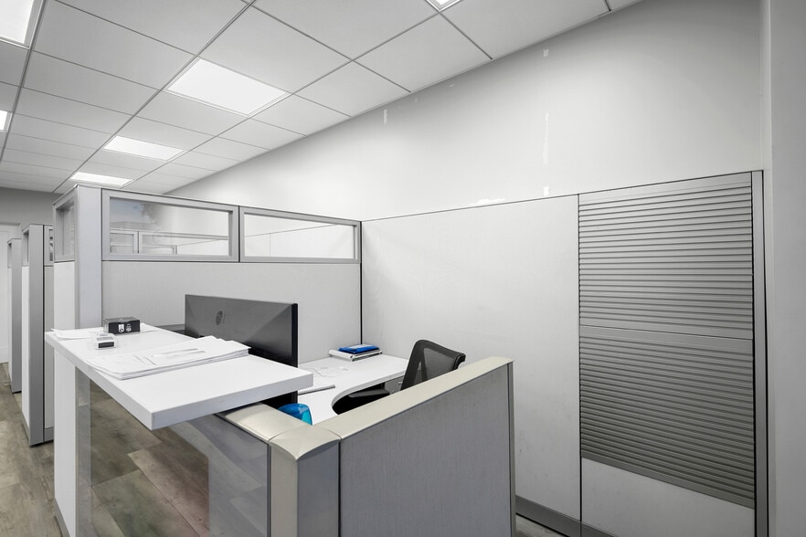 More Photos Of 2304-2306 Burbank blvd, Burbank Office Residential For Sale