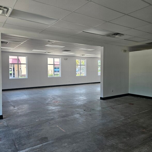 More Photos Of 2600 S University Dr, Miramar Unknown For Lease