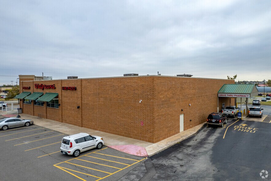 More Photos Of 112 E Ok-152, Mustang Drugstore For Sale