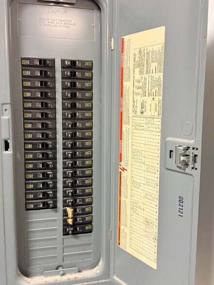 More Photos Of 28 Hawthorn Ln, Saint Marys Flex For Sale