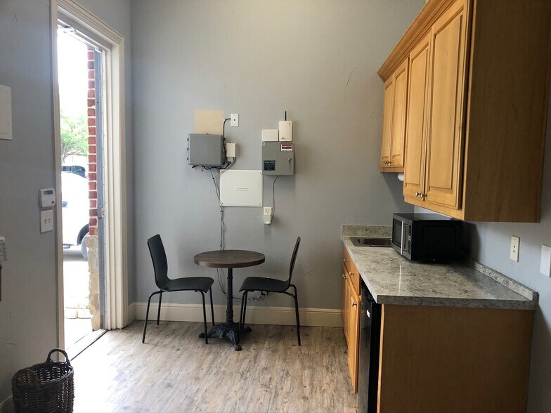 More Photos Of 1141 Keller Pky, Keller Medical For Lease