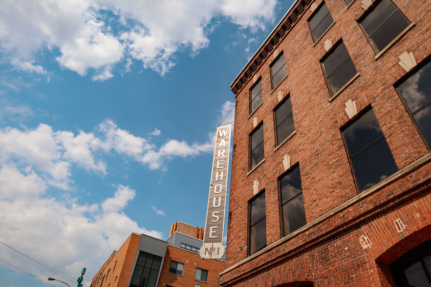 Primary Photo Of 126 N Jefferson St, Milwaukee Office For Sale