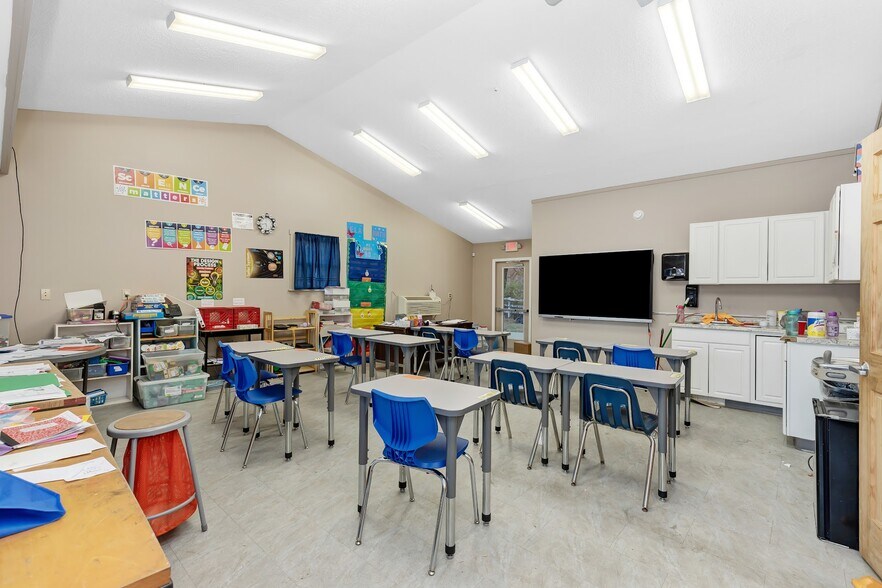 More Photos Of 100 Obetz Rd, Columbus Daycare Center For Sale