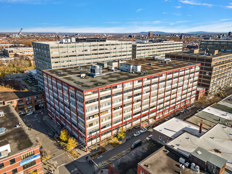 Primary Photo Of 160 Rue Saint-Viateur E, Montréal Office For Lease