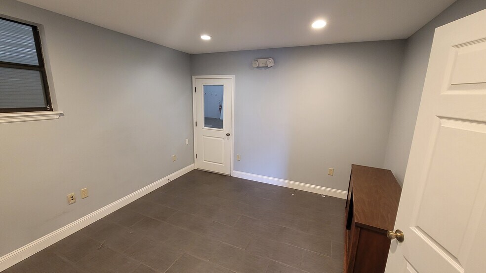 More Photos Of 104 Liberty Center Pl, Saint Augustine Warehouse For Lease