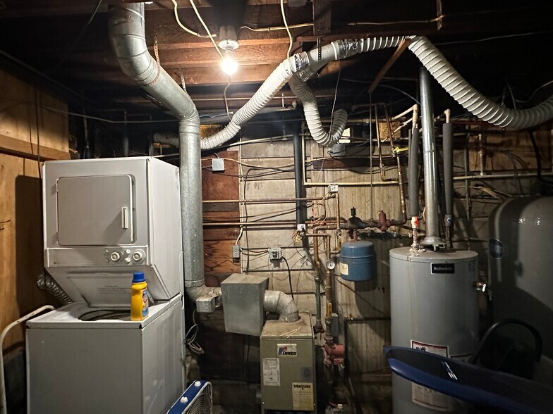 More Photos Of 7034 US-219 Hwy, Lewis Run Restaurant For Sale