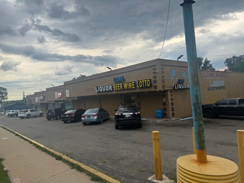 More Photos Of 640-660 Auburn Ave, Pontiac Unknown For Lease