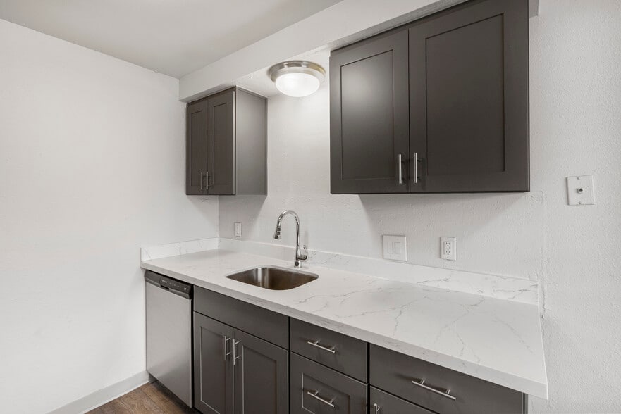 More Photos Of 1016 NE 86th St, Vancouver Multifamily For Sale