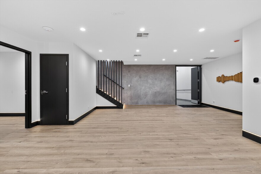 More Photos Of 703 S Main St, Burbank Food Processing For Sale