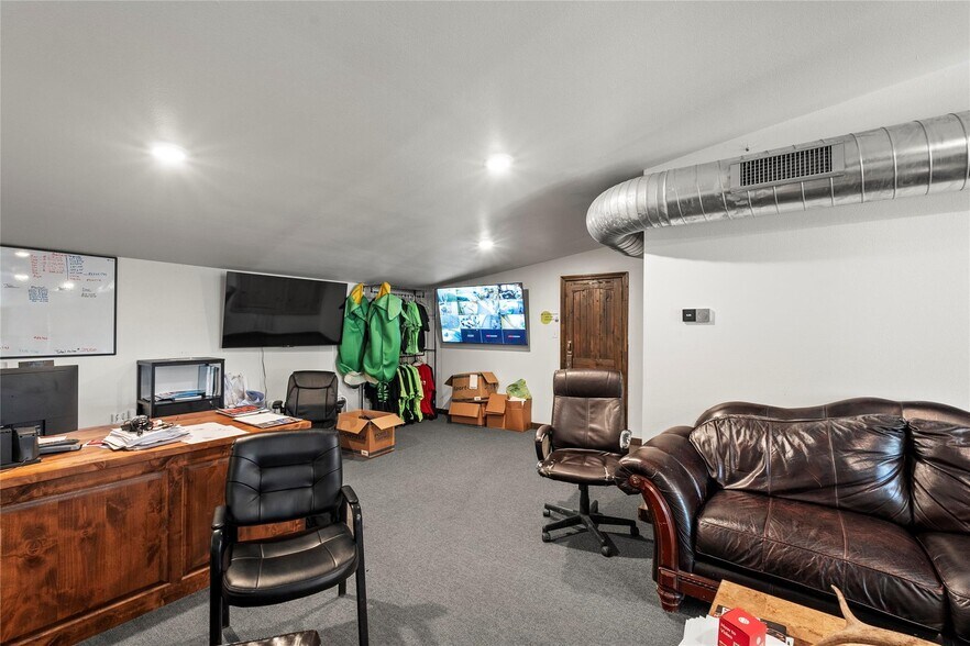 More Photos Of 600-608 FM 981, Blue Ridge Warehouse For Sale