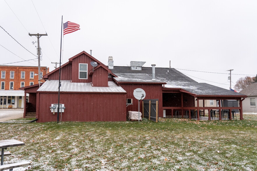 More Photos Of 2803 W Blanchard Rd, Winn Restaurant For Sale