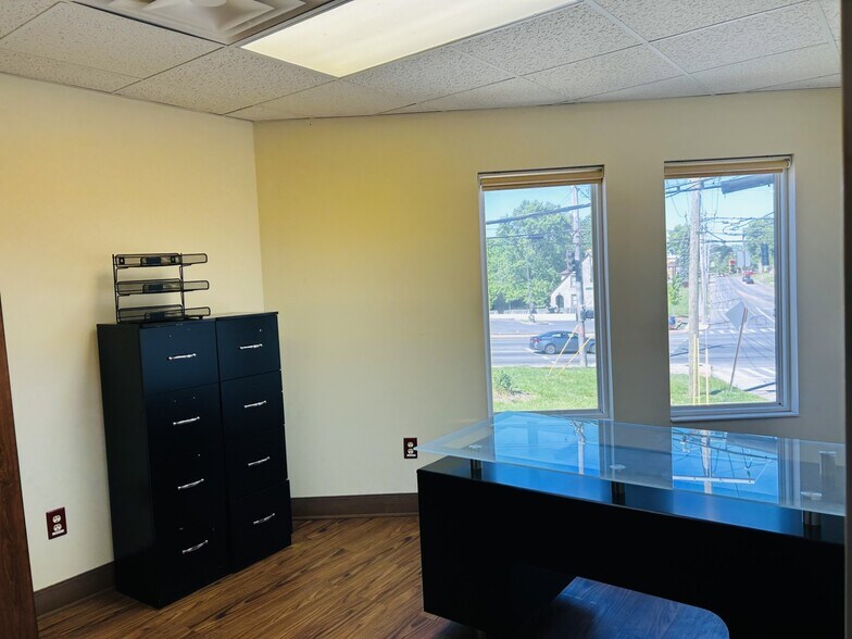 More Photos Of 3006 Glenmore Ave, Cincinnati Medical For Lease