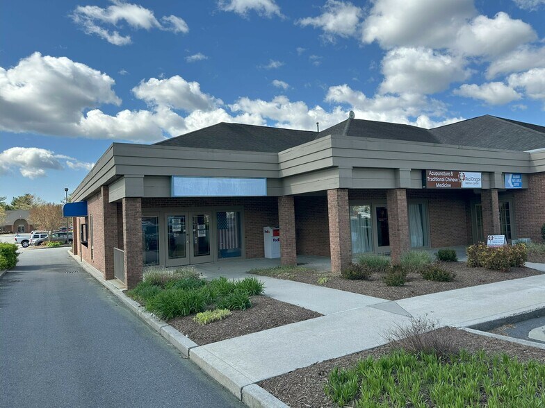 Primary Photo Of 106 Milford St, Salisbury Medical For Sale