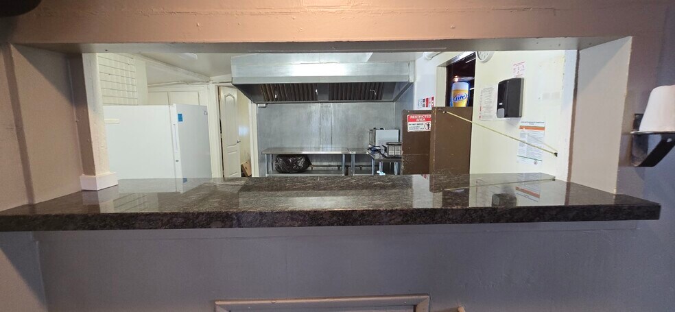 More Photos Of 18 N State Route 89, Chino Valley Bar For Sale